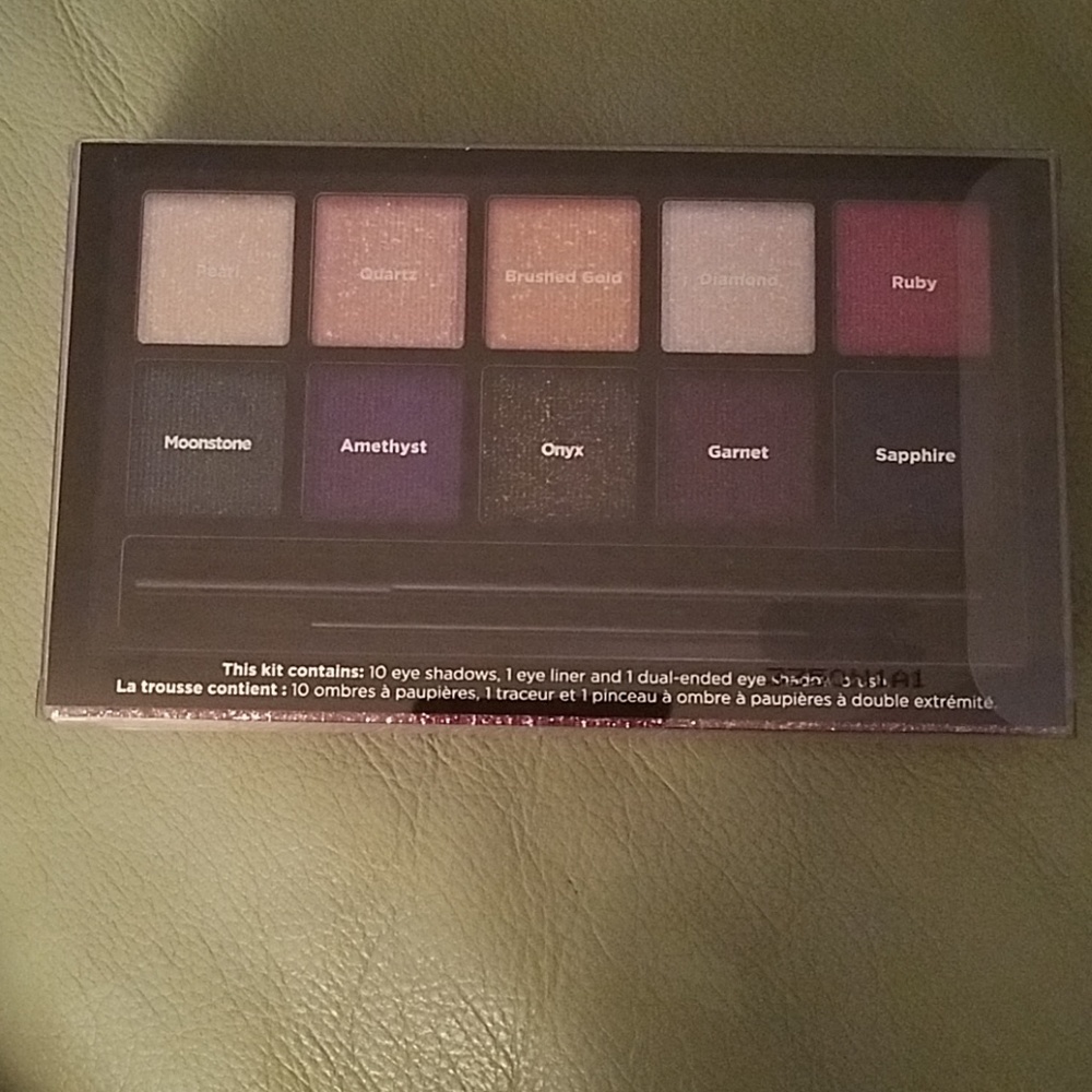 Eyeshadow kit
